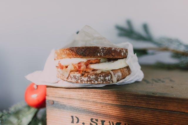cayman sandwich estructura legal